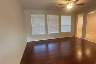 127 W Burberry Cir, Conroe, TX 77384 - Photo 4