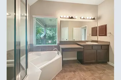 26 Cheswood Manor Drive, The Woodlands, TX 77382 - Photo 18