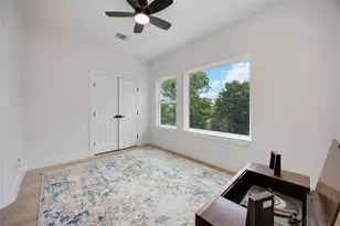 2118 Des Chaumes St, Houston, TX 77026 - Photo 24