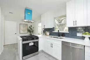 8003 Greenbush St, Houston, TX 77025 - Photo 16