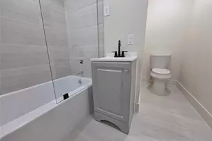 4607 Englewood St, Houston, TX 77026 - Photo 24