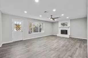 15231 Penn Hills Ln, Houston, TX 77062 - Photo 10