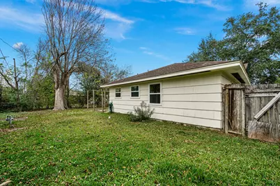 8110 Bob White Drive, Houston, TX 77074 - Photo 20