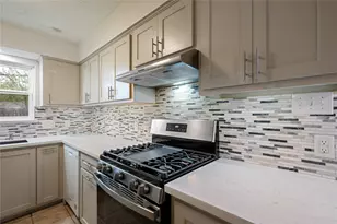 8110 Bob White Dr, Houston, TX 77074 - Photo 4