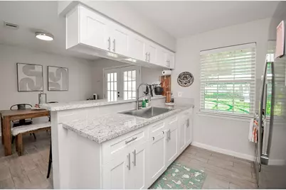 201 Inwood Lane, Highlands, TX 77562 - Photo 14