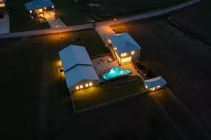 742 Bay Dr, Palacios, TX 77465 - Photo 4