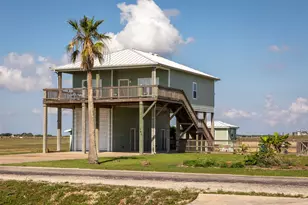 742 Bay Dr, Palacios, TX 77465 - Photo 2