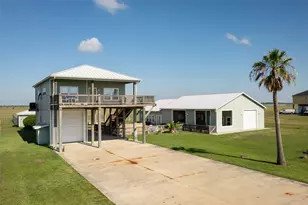 742 Bay Dr, Palacios, TX 77465 - Photo 1