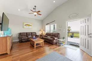 742 Bay Dr, Palacios, TX 77465 - Photo 14