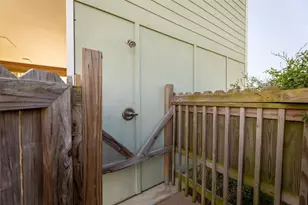 742 Bay Dr, Palacios, TX 77465 - Photo 50