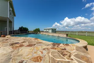 742 Bay Dr, Palacios, TX 77465 - Photo 4