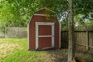 2119 Williamsburg Ct S, League City, TX 77573 - Photo 22