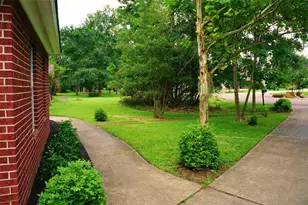 2429 Chantilly Ln, Conroe, TX 77384 - Photo 6