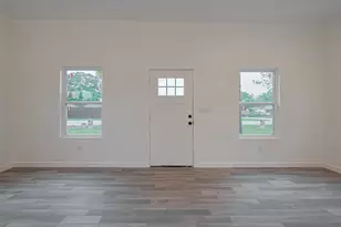 9009 Hilda St, Houston, TX 77033 - Photo 2