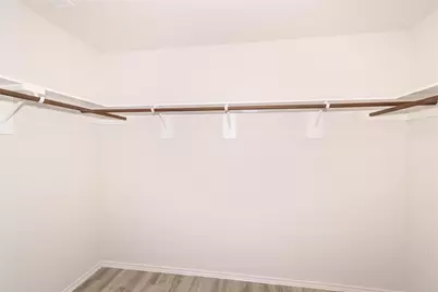 8614 Middleton Oaks Circle, Houston, TX 77028 - Photo 6