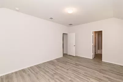 8614 Middleton Oaks Circle, Houston, TX 77028 - Photo 4