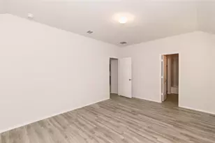 8614 Middleton Oaks Cir, Houston, TX 77028 - Photo 4