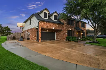 1407 Bentlake Lane, Pearland, TX 77581 - Photo 2