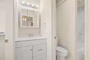 5902 Hornwood Dr B, Houston, TX 77081 - Photo 18