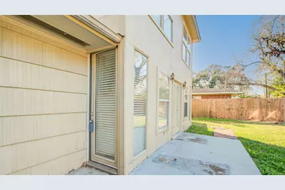 5902 Hornwood Dr B, Houston, TX 77081 - Photo 2