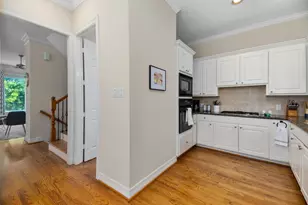 2427 Ralph St, Houston, TX 77006 - Photo 8