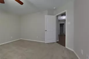 2322 Oyster Bay Ave, Texas City, TX 77568 - Photo 6