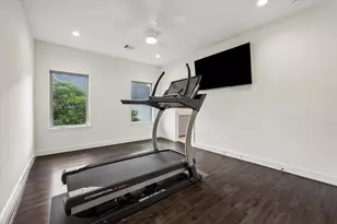 802 W 30th St, Houston, TX 77018 - Photo 26