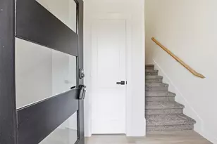 524 N 4th St, La Porte, TX 77571 - Photo 4