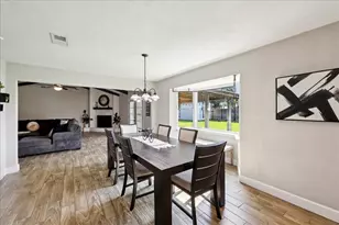 13525 Leaning Oaks Dr, Beaumont, TX 77713 - Photo 12