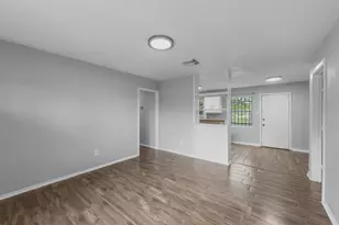 9410 Rosehaven Dr, Houston, TX 77051 - Photo 10