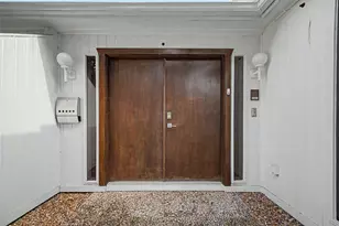 2723 Nottingham St, Houston, TX 77005 - Photo 2