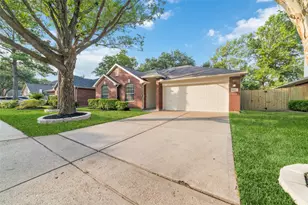 18307 Cobblestone Dr, Cypress, TX 77429 - Photo 2