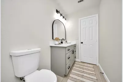 5111 Willow Glen Drive, Houston, TX 77033 - Photo 18
