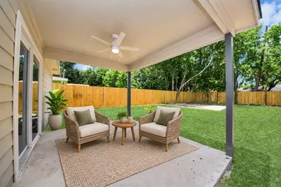 5111 Willow Glen Drive, Houston, TX 77033 - Photo 4