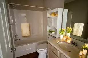 504 E West St, El Campo, TX 77437 - Photo 4