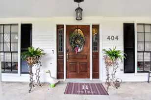 404 Huckleberry Dr, Lake Jackson, TX 77566 - Photo 2