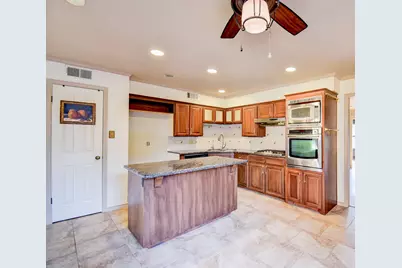 404 Huckleberry Drive, Lake Jackson, TX 77566 - Photo 8