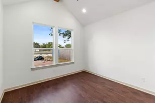 2805 Clarks Ln, Bryan, TX 77808 - Photo 18