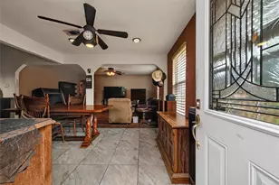 141 Town and Country Dr, Huntsville, TX 77320 - Photo 4