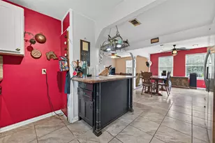 141 Town and Country Dr, Huntsville, TX 77320 - Photo 10