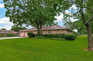 605 Julie Ln, Highlands, TX 77562 - Photo 4