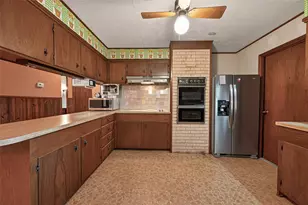 605 Julie Ln, Highlands, TX 77562 - Photo 14
