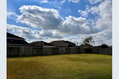4806 Crescent Lake Circle, Baytown, TX 77521 - Photo 18