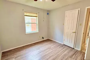 8026 Suspiro Dr, Houston, TX 77083 - Photo 18