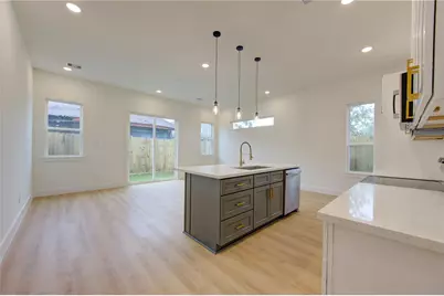 4029 Knoxville Street #B, Houston, TX 77051 - Photo 4