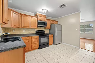 512 N College Street, Weimar, TX 78962 - Photo 6