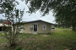 709 Sabine St, Brenham, TX 77833 - Photo 14