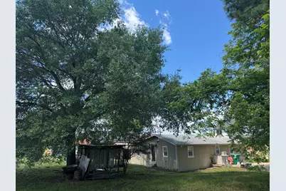 709 Sabine Street, Brenham, TX 77833 - Photo 2