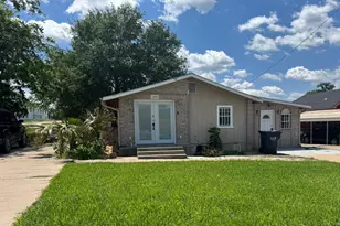 709 Sabine St, Brenham, TX 77833 - Photo 1