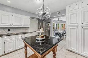 30 Royal Dalton Cir, Conroe, TX 77304 - Photo 10